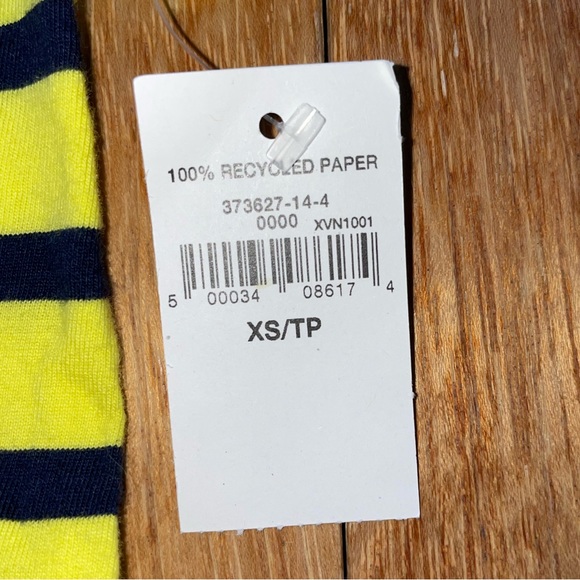 CUTE GAP TEE ~ LADIES XS WITH TAG - Picture 3 of 4